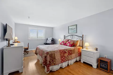 Bedroom - 407 Ocean Blvd #B11, Hampton, NH 03842 photo 4 of 5