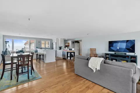 Living - 407 Ocean Blvd #B11, Hampton, NH 03842 photo 4 of 4