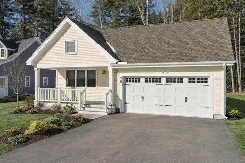 58 Three Ponds Dr, Brentwood, NH 03833