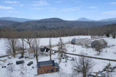 12 Baraw Rd, Lowell, VT 05847