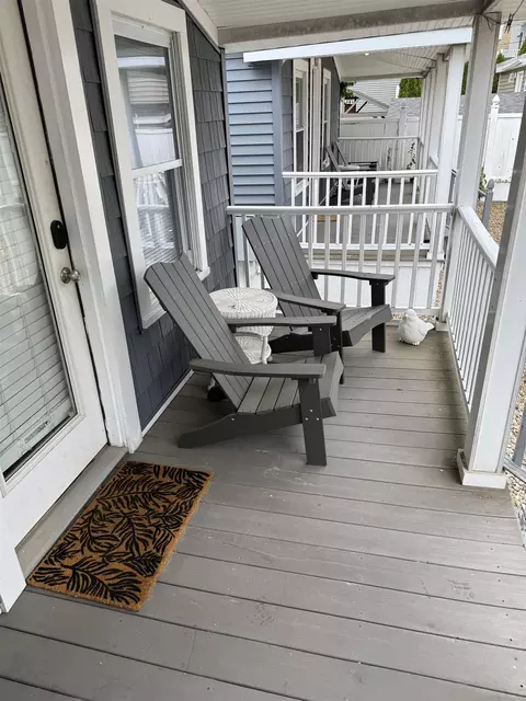 Exterior - 7 Dover Ave, Hampton, NH 03842 photo 3 of 4