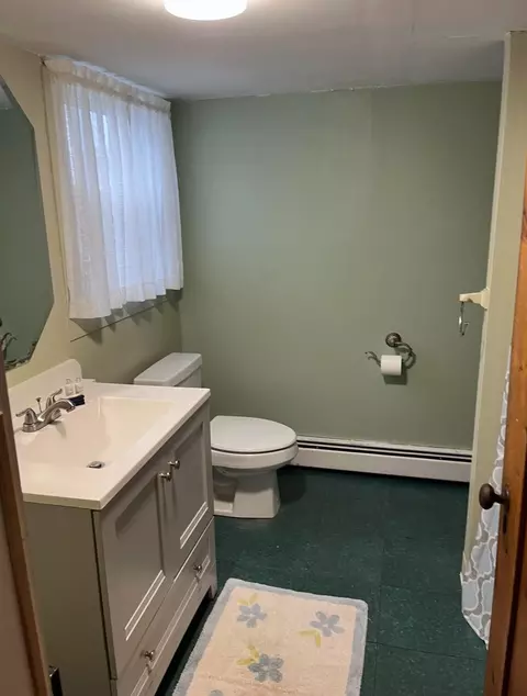 Bath - 7 Dover Ave, Hampton, NH 03842 photo 1 of 2