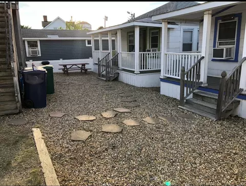 Exterior - 7 Dover Ave, Hampton, NH 03842 photo 2 of 4