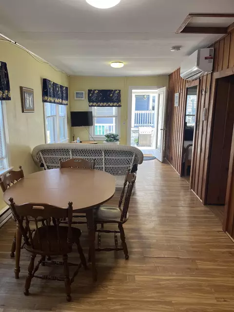 Dining - 7 Dover Ave, Hampton, NH 03842 photo 1 of 1