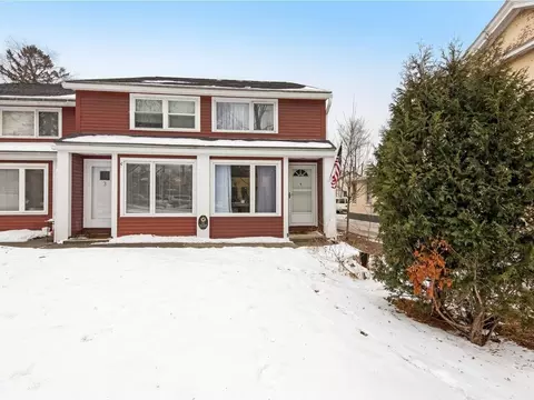 297 College St #4C, Burlington, VT 05401