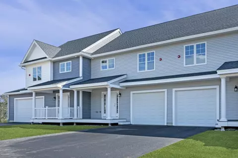 41 Crestview Way, Raymond, NH 03077