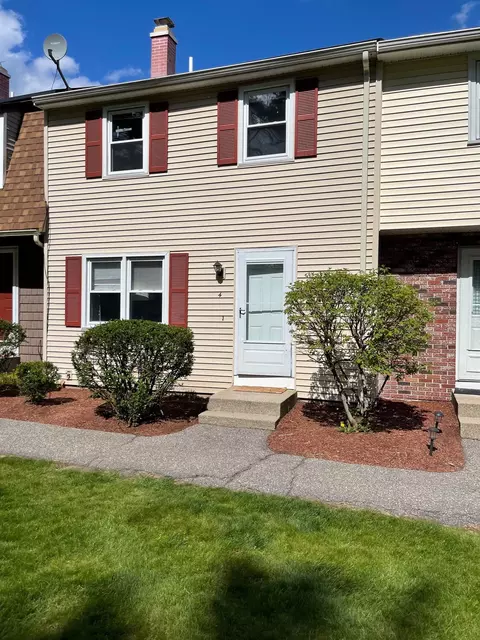 4 Stonegate Ln #4, Derry, NH 03038