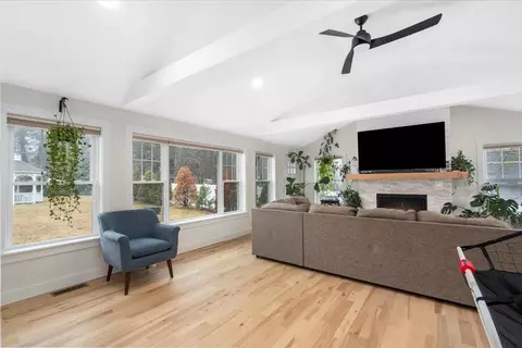 140 S Mast St, Goffstown, NH 03045