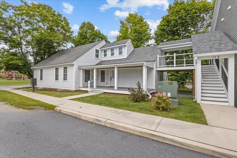 13 Gardner Ln # B, Waterbury, VT 05676