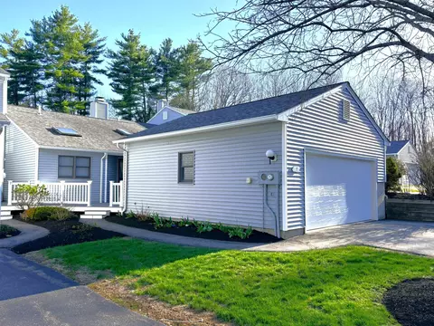 9 Bucks Hill Rd, Durham, NH 03824