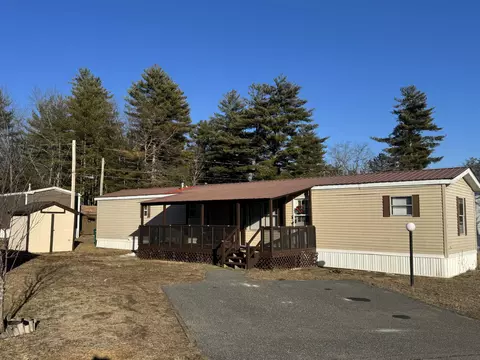 7 Robbins St, Hinsdale, NH 03451
