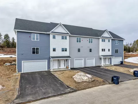 15 Autumn Ln, Raymond, NH 03077