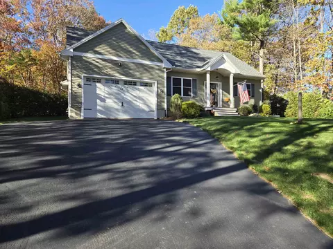 12 Rocky Hill Rd, Nottingham, NH 03290