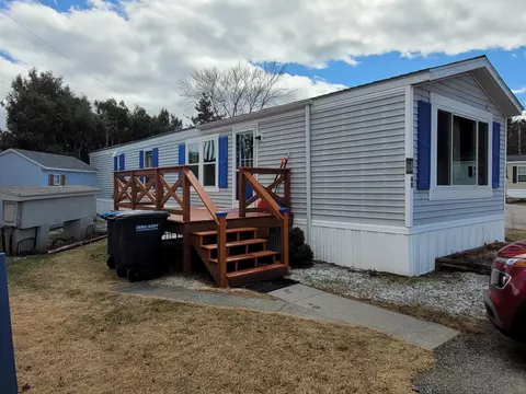 48 First St, Colchester, VT 05446