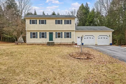 550 Nottingham Dr, Georgia, VT 05468