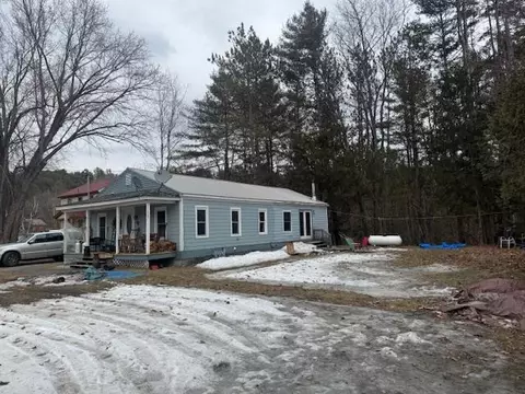 612 Pleasant St, Saint Johnsbury, VT 05819