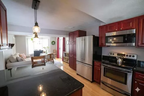 18 Maple St, North Berwick, ME 03906