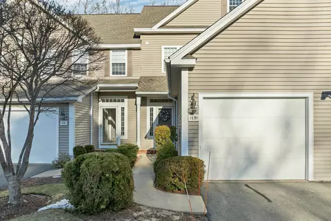 19 Summer Snow Ln, Bedford, NH 03110