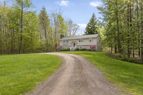 28 Spring Rd, Amherst, NH 03031