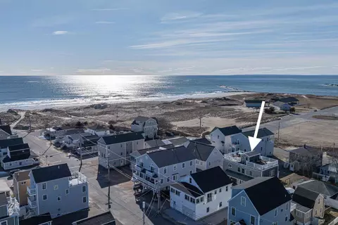 14-16 Dover Ave #3, Hampton, NH 03842