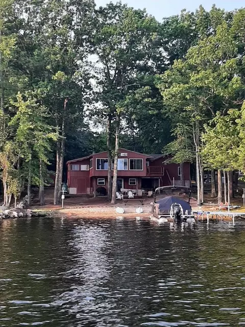 44 Shore Dr #100, Middleton, NH 03887