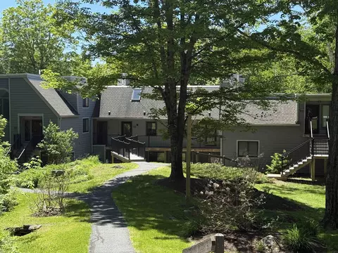 105 Williams Ln #6C, Hartford, VT 05001