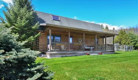 88 Cummings Dr, Huntington, VT 05462