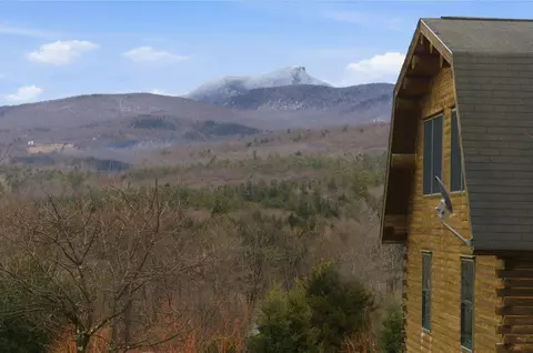 88 Cummings Dr, Huntington, VT 05462