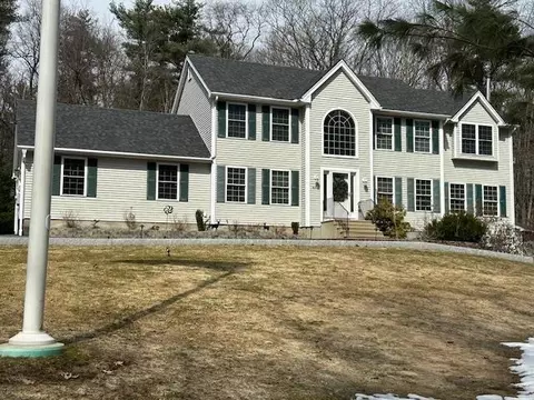 Exterior - 43 Lampton Dr, Derry, NH 03038 photo 3 of 11