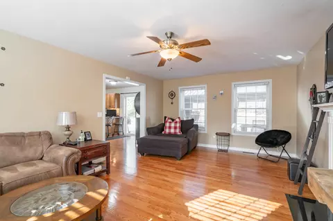 Living - 43 Lampton Dr, Derry, NH 03038 photo 2 of 6