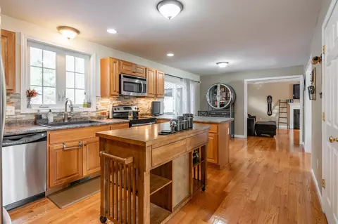 Entry Way - 43 Lampton Dr, Derry, NH 03038 photo 1 of 2