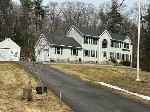 Exterior - 43 Lampton Dr, Derry, NH 03038 photo 2 of 11