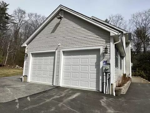 Exterior - 43 Lampton Dr, Derry, NH 03038 photo 11 of 11