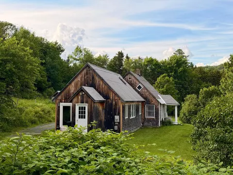 1153 King Hill Rd, Readsboro, VT 05350
