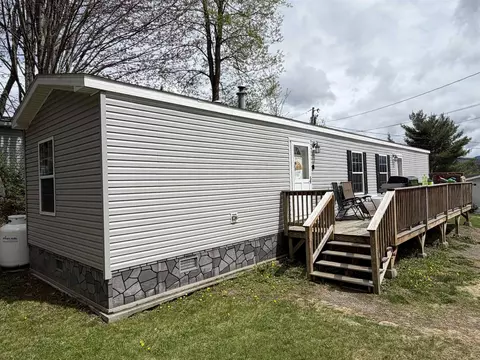 14 Hilltop Manor Mobile Home Park, Littleton, NH 03561