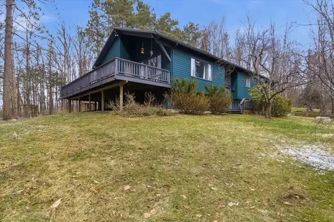 93 Russett Dr, Bennington, VT 05201