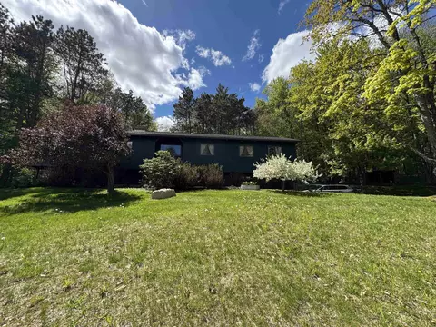 93 Russett Dr, Bennington, VT 05201