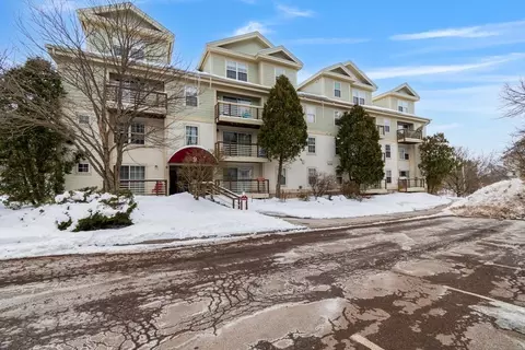382 Hildred Dr, Burlington, VT 05401
