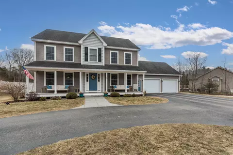 92 Julian Huxley Ln, Wells, ME 04090