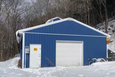 413 Upper Rd, Poultney, VT 05764