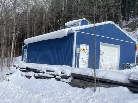 413 Upper Rd, Poultney, VT 05764