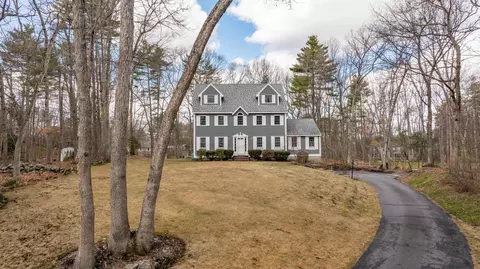 28 Peaslee Ct, Hampstead, NH 03841