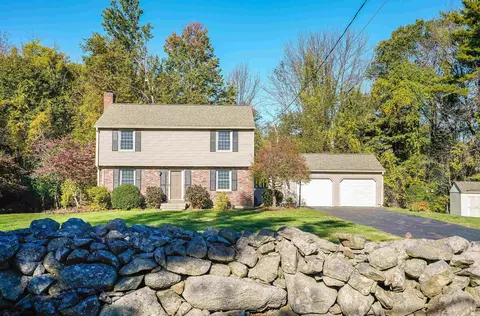 29 Depot Rd, Stratham, NH 03885