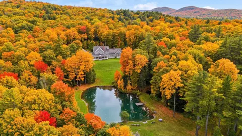 5893 Stage Rd, Barnard, VT 05031