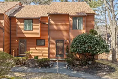 8 Dunvegan Woods Dr #8, Hampton, NH 03842