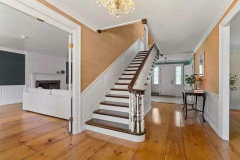Entry Way - 79 Silver St, Dover, NH 03820 photo 2 of 7