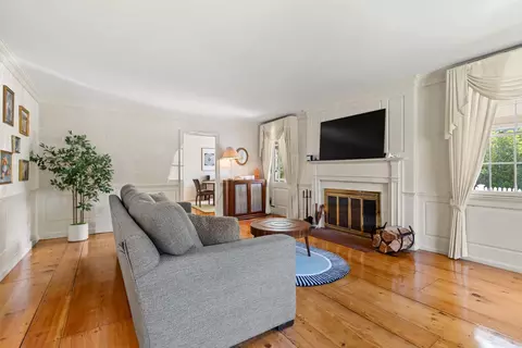 Living - 79 Silver St, Dover, NH 03820 photo 2 of 4