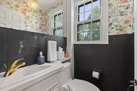 Bath - 79 Silver St, Dover, NH 03820 photo 1 of 3