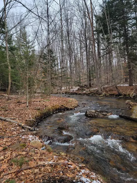 80 Crossover Rd, Bennington, VT 05201