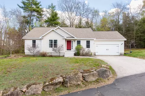 39 Sterling Dr, Laconia, NH 03246